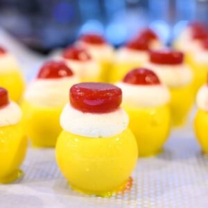 Flower Signature Vanilla Cream red berry Filling